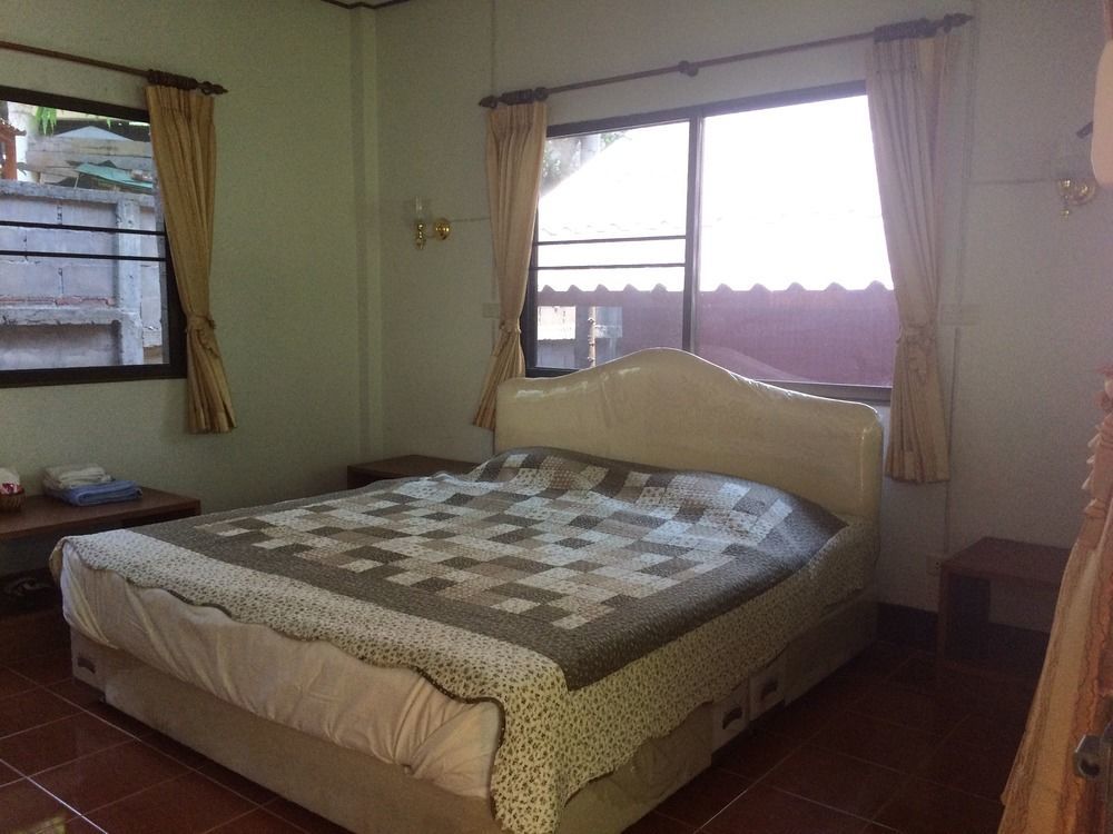 Ban Suan Klang Muang Resort Мае Хонг Сон Екстериор снимка