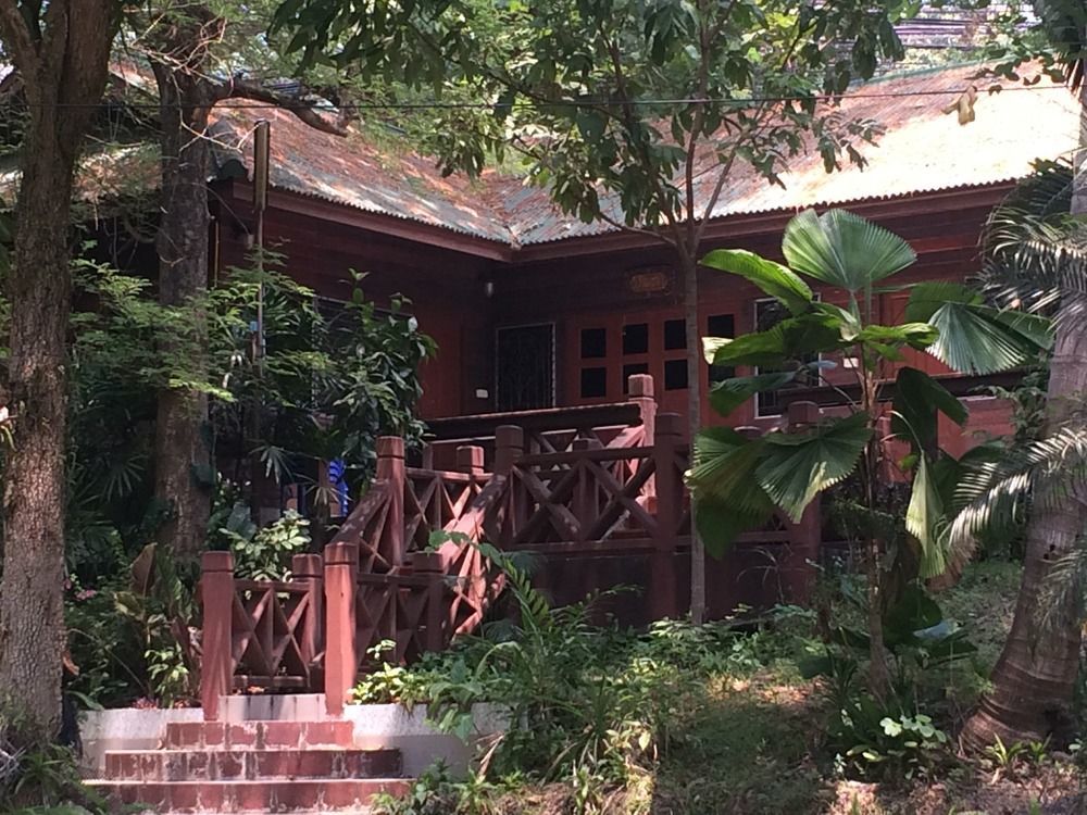 Ban Suan Klang Muang Resort Мае Хонг Сон Екстериор снимка