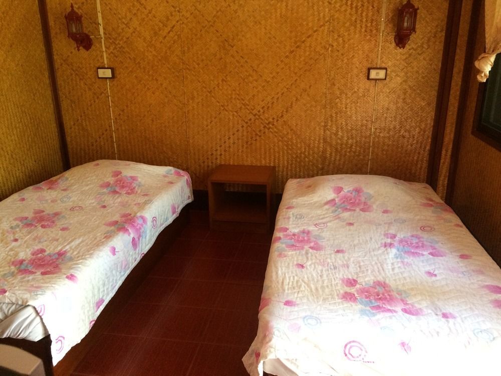 Ban Suan Klang Muang Resort Мае Хонг Сон Екстериор снимка
