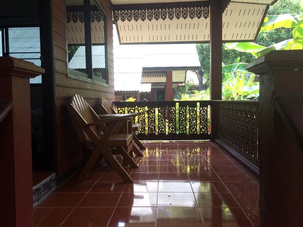 Ban Suan Klang Muang Resort Мае Хонг Сон Екстериор снимка